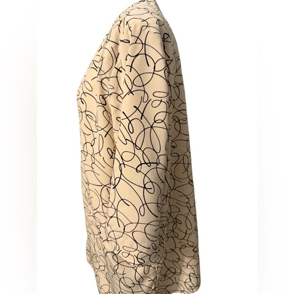 Button down blouse with squiggles in cream with black squiggles EUC Women’s 16W - Picture 4 of 8